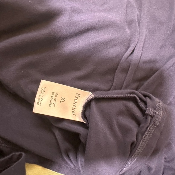 Woman’s long sleeve blouse - Picture 4 of 6